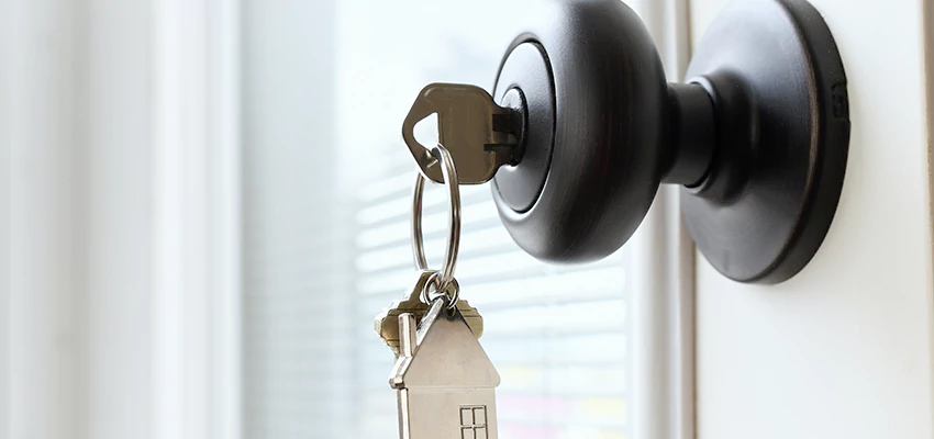 Bifold Door Knob Replacement in Martinez, California